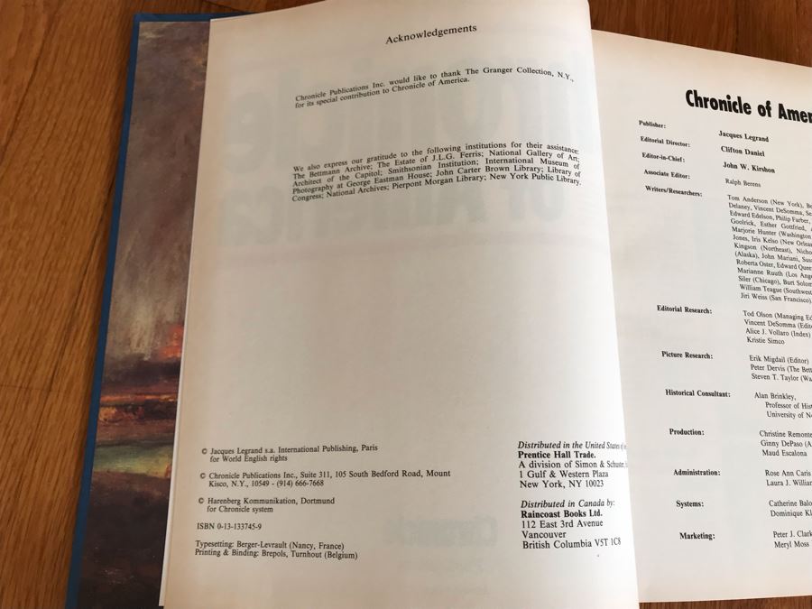 Just Added - (4) Coffee Table Books: The World Series By Josh Leventhal, Chronicles Of America, 75 Years Of Caterpillar And China Scenes [Photo 17]