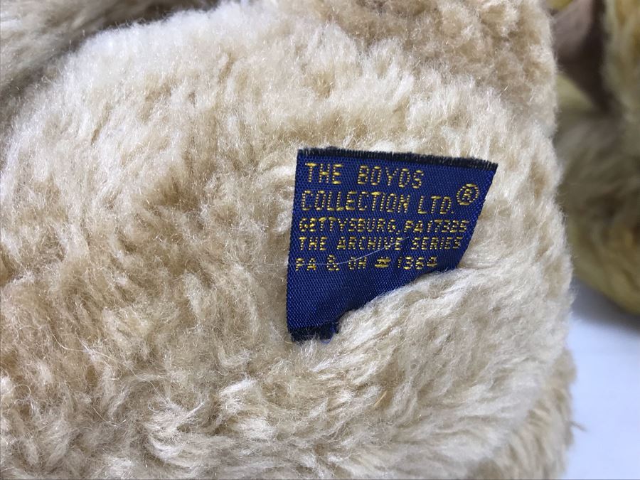 JUST ADDED - Jointed Stuffed Teddy Bear Lot Featuring Two Older Bears [Photo 12]