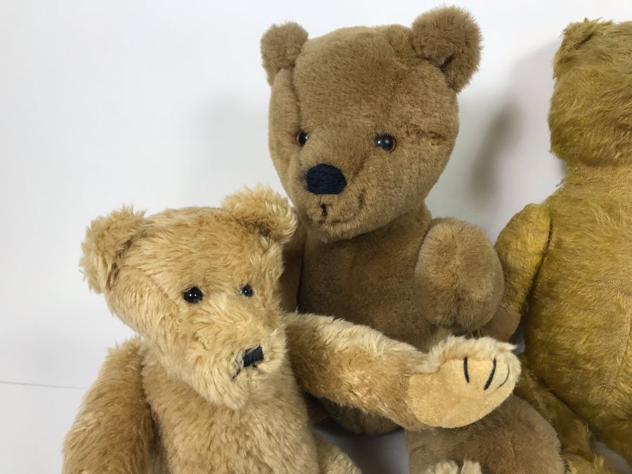 JUST ADDED - Jointed Stuffed Teddy Bear Lot Featuring Two Older Bears [Photo 9]
