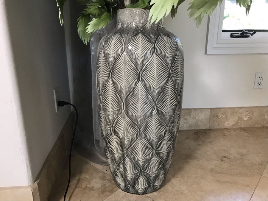 Large Decorative Flower Pot With Artificial Floral Arrangement [Photo 4]