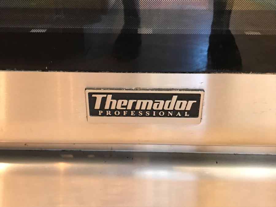 Thermador Professional 36' Freestanding 6-Burner Gas Range Stainless Steel Retailed Over $7,000 [Photo 12]