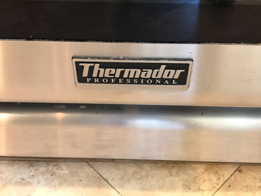 Thermador Professional 36' Freestanding 6-Burner Gas Range Stainless Steel Retailed Over $7,000 [Photo 13]