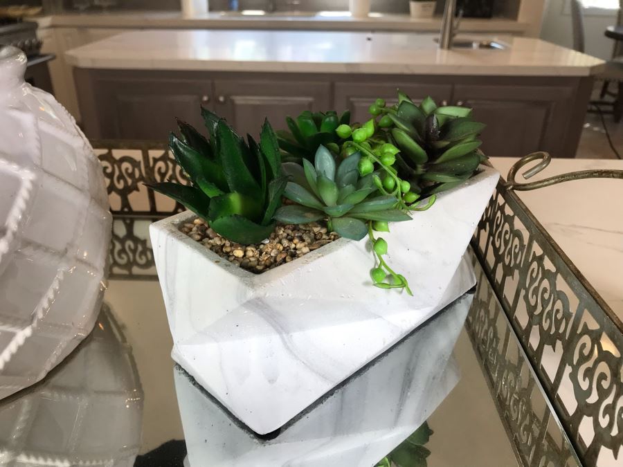 Home Decor Lot With Mirror Tray And (3) Artificial Plants [Photo 4]