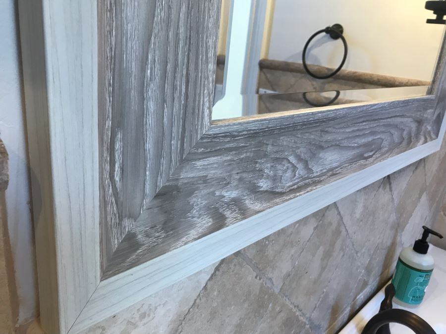 Contemporary Beveled Glass Mirror [Photo 3]