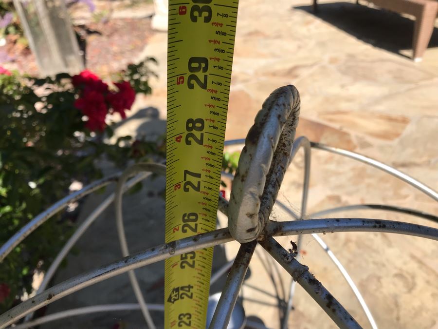 Outdoor Metal Candelabra Spherical Sculpture [Photo 6]