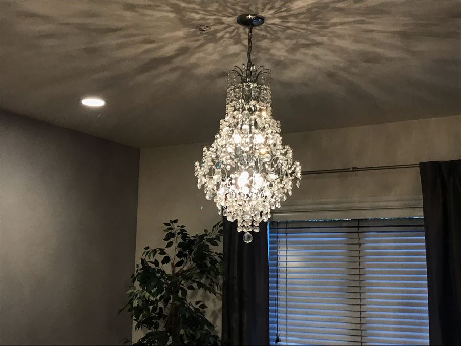 Crystal And Chrome Contemporary Chandelier [Photo 11]