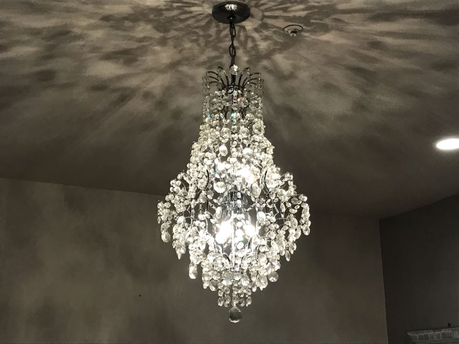 Crystal And Chrome Contemporary Chandelier [Photo 14]