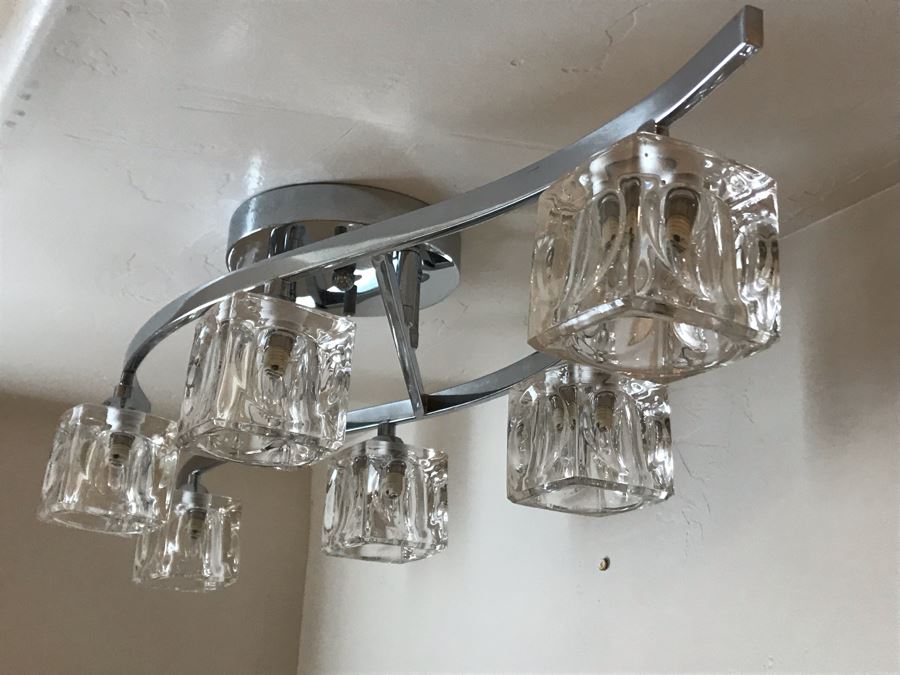 Modern Chrome And Glass Vanity Light Fixture 32'L X 12'W [Photo 2]