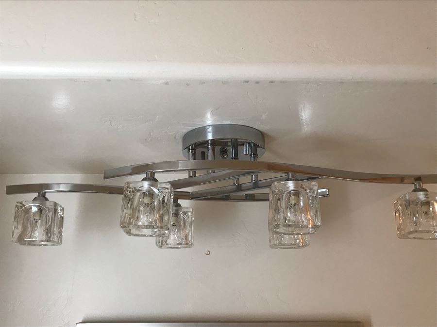 Modern Chrome And Glass Vanity Light Fixture 32'L X 12'W [Photo 4]