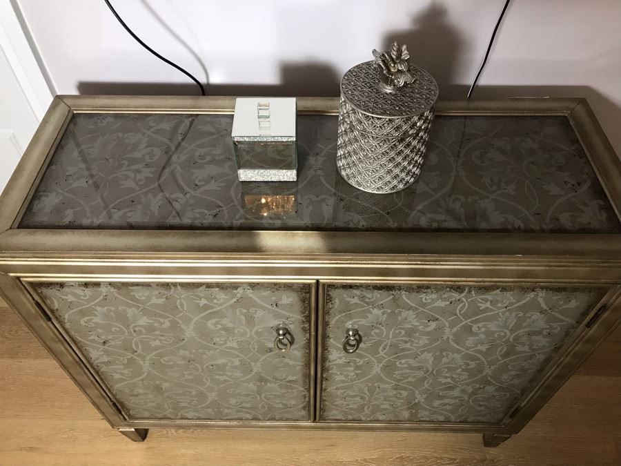 2-Door Contemporary Cabinet With Pair Of Decorative Boxes On Top [Photo 7]