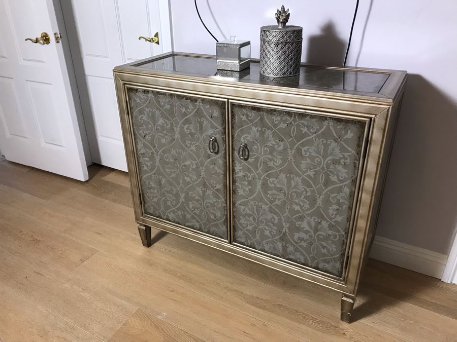 2-Door Contemporary Cabinet With Pair Of Decorative Boxes On Top [Photo 3]