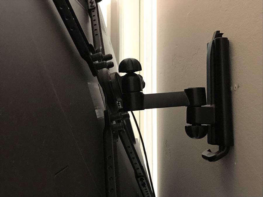 Sharp AQUOS LC-50LE442U 50' Class 1080p 60Hz LED HDTV  With Metal Wall Stand [Photo 7]