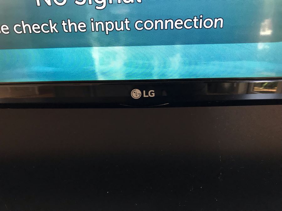 LG 43UH6030: 43-inch 4K UHD Smart LED TV With Stand [Photo 4]