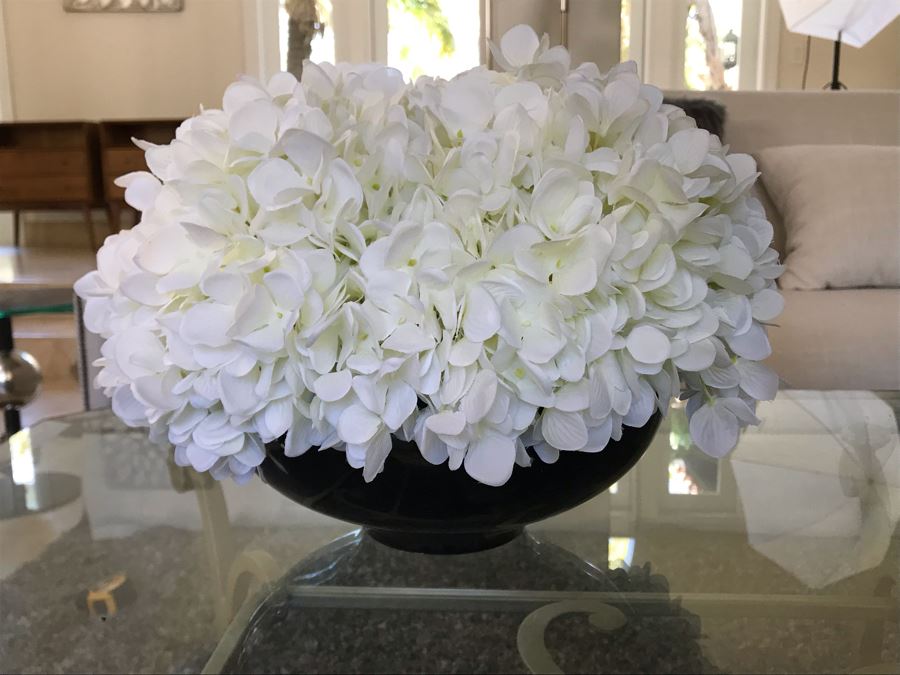 Home Decor Lot With (2) Artificial Plants And (2) Glass Decorative Objects [Photo 2]