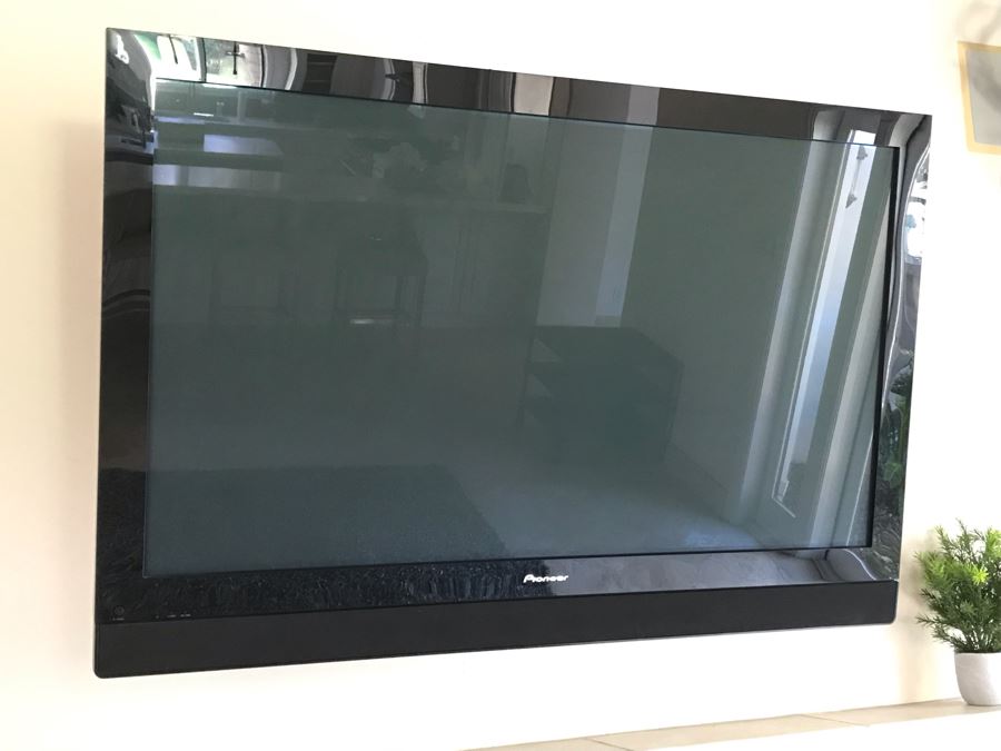 Pioneer 60' Flat Panel Plasma TV Model PDP-6071PU With Metal Wall Bracket [Photo 5]