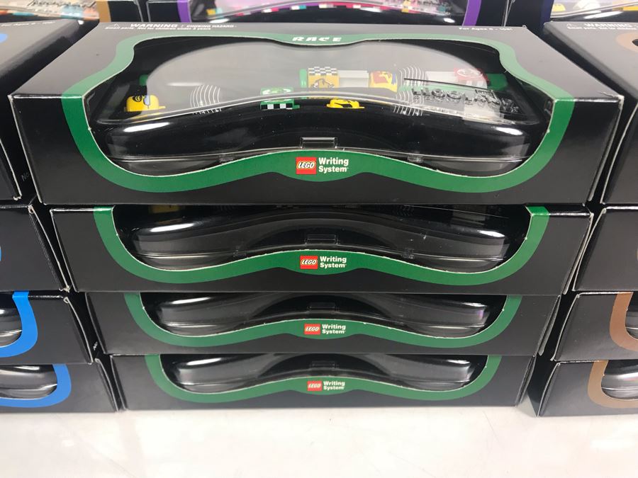 New LEGO LEGOLAND California Special Collectible Pens - 24 Pens [Photo 5]