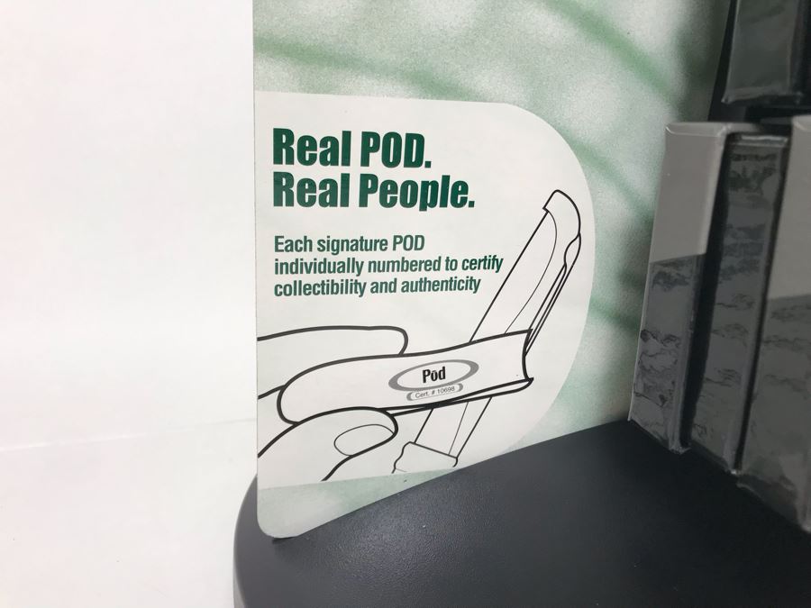 New Tiger Woods Upper Deck Collectibles POD Pens Individually Numbered With Merchandiser Store Display - 24 Pens Total With Store Display [Photo 8]