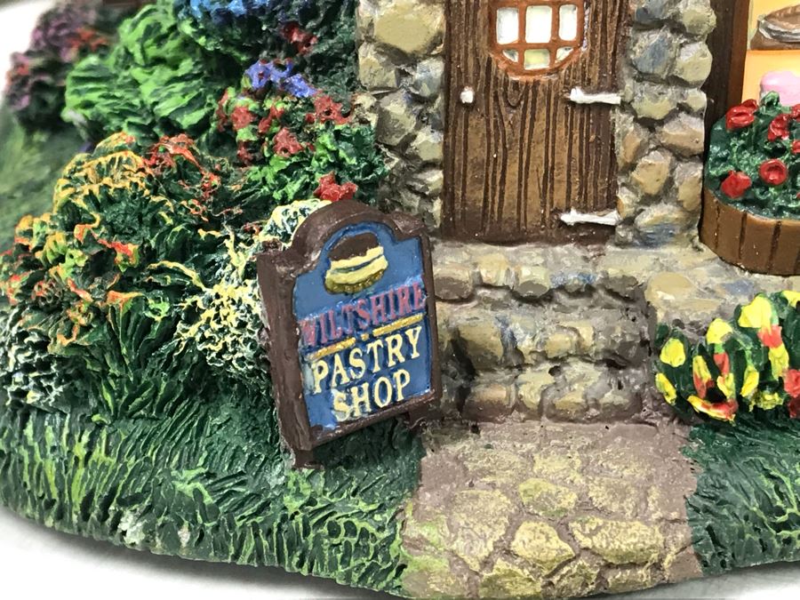 (3) Thomas Kinkade Hawthorne Village Limited Edition Villages - Sealed Lamplight Village School, Santa's Workshop Toys, Wiltshire Pastry Shop [Photo 8]