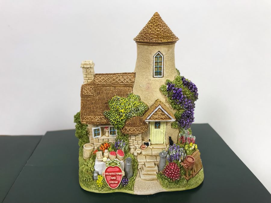 (8) Lilliput Lane Cottages With Boxes [Photo 9]