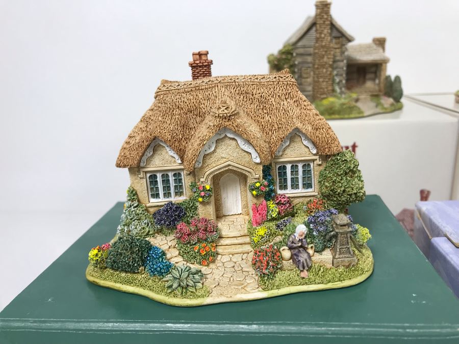 (9) Lilliput Lane Cottages With Boxes [Photo 6]