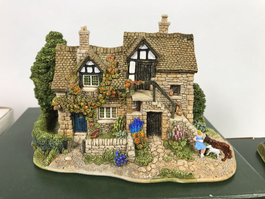 (9) Lilliput Lane Cottages With Boxes [Photo 11]