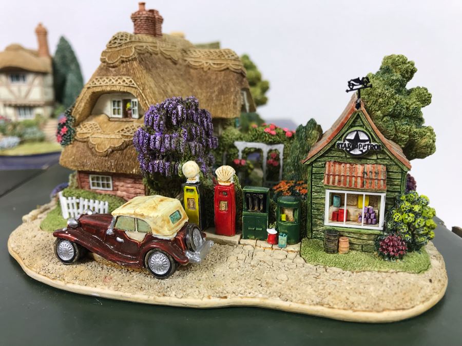 (4) Lilliput Lane Cottages With Boxes [Photo 3]