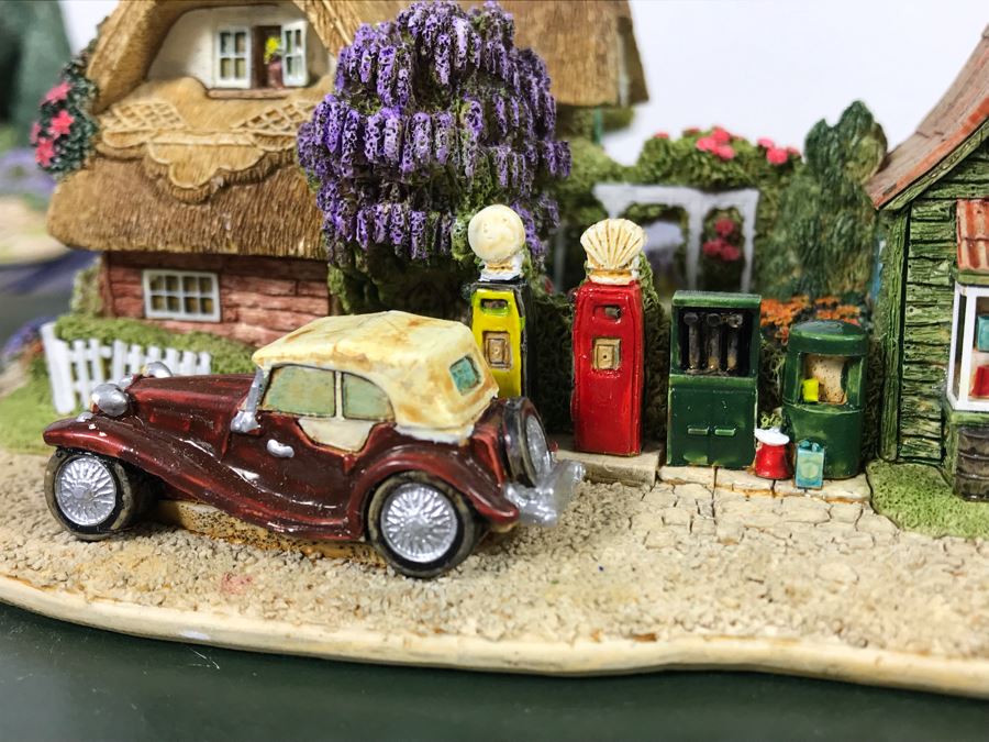 (4) Lilliput Lane Cottages With Boxes [Photo 4]