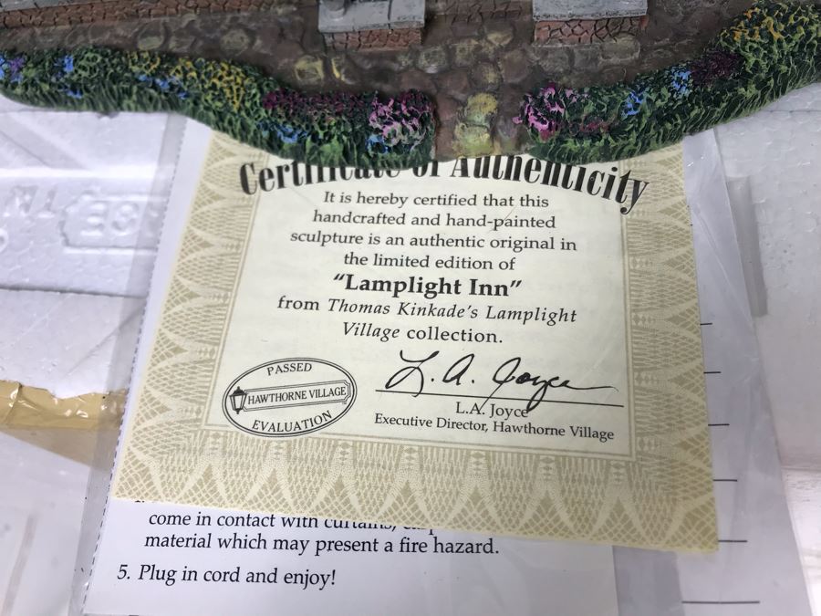 (2) Thomas Kinkade Hawthorne Village Limited Edition Lighted Figurines [Photo 6]