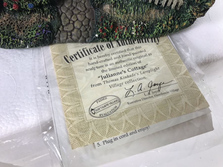 (2) Thomas Kinkade Hawthorne Village Limited Edition Lighted Figurines [Photo 9]