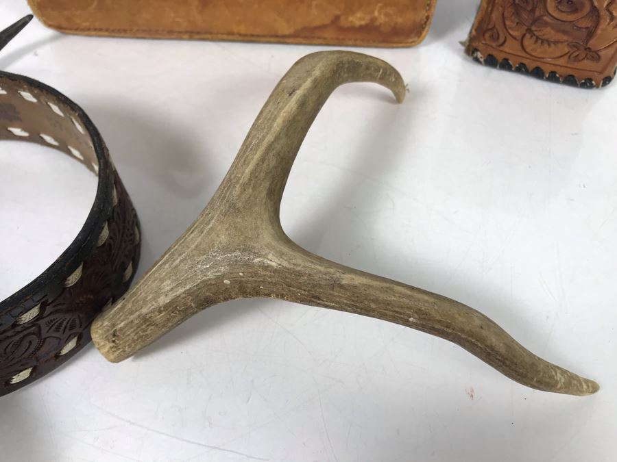 Hand Tooled Leather Bag And Belt Clip Personalized To Gene Thomas (Early Orange County Rancher), John Leather Belt, Antler Necklace And Antler - See Photos [Photo 15]