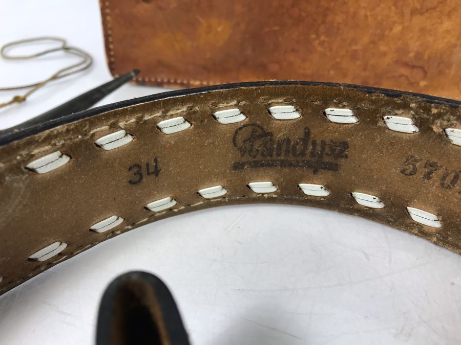 Hand Tooled Leather Bag And Belt Clip Personalized To Gene Thomas (Early Orange County Rancher), John Leather Belt, Antler Necklace And Antler - See Photos [Photo 5]