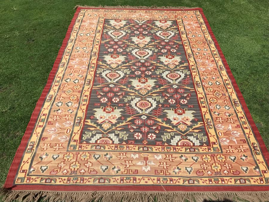 Hand Knotted Wool Area Rug 65W X 102L [Photo 2]