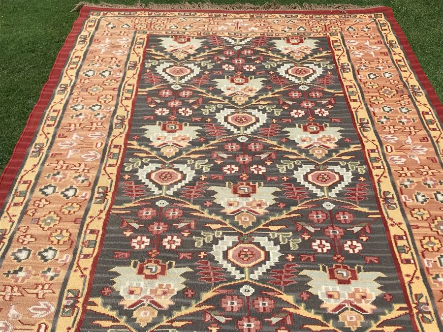 Hand Knotted Wool Area Rug 65W X 102L [Photo 4]