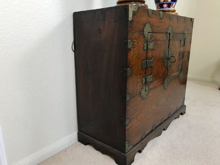 Stunning Antique Korean Cabinet With Brass Hardware 32.5W X 14D X 29H [Photo 5]