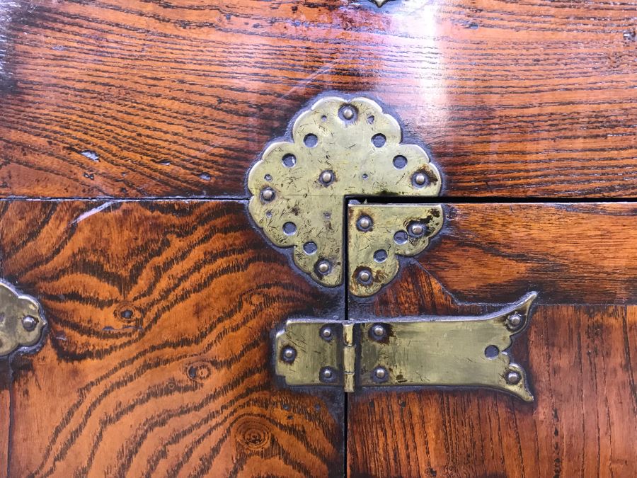 Stunning Antique Korean Cabinet With Brass Hardware 32.5W X 14D X 29H [Photo 10]