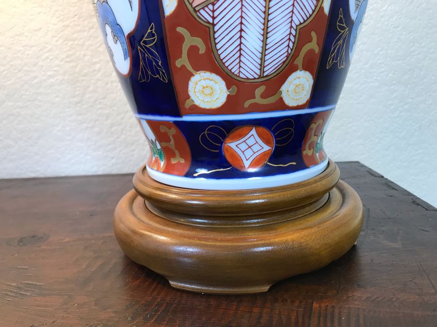 Pair Of Japanese Imari Hand Painted Porcelain Table Lamps [Photo 9]