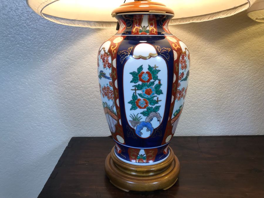 Pair Of Japanese Imari Hand Painted Porcelain Table Lamps [Photo 5]