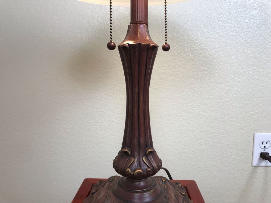 Metal Table Lamp With Glass Shade [Photo 4]