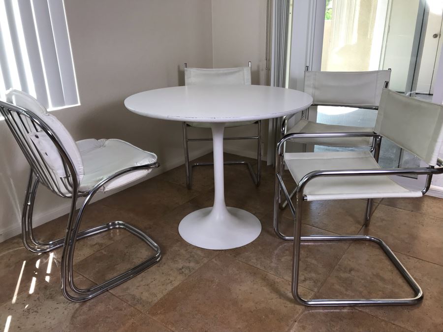 Tulip Table In Manner Of Eero Saarinen And (4) Bent Chrome And Leather Chairs [Photo 10]