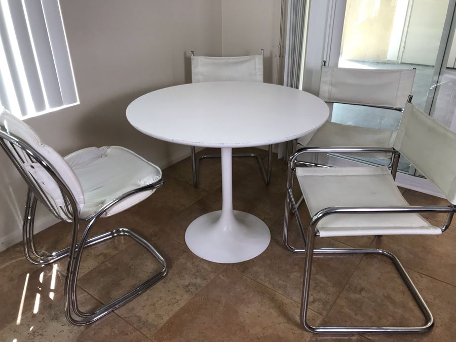 Tulip Table In Manner Of Eero Saarinen And (4) Bent Chrome And Leather Chairs [Photo 11]