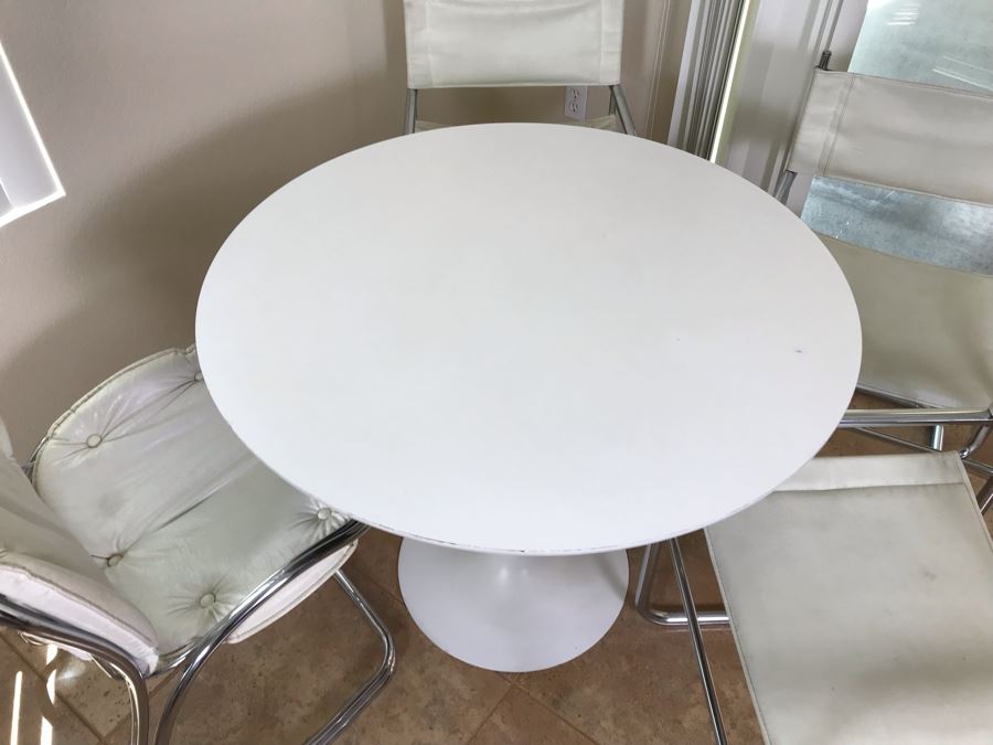 Tulip Table In Manner Of Eero Saarinen And (4) Bent Chrome And Leather Chairs [Photo 5]