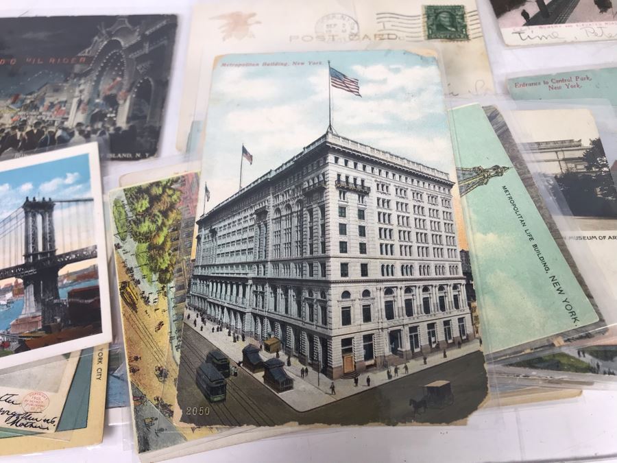 Collection Of Over 100 Antique / Vintage New York City Themed Postcards (Some Postmarked) And Vintage New York City Manhattan Tin [Photo 25]
