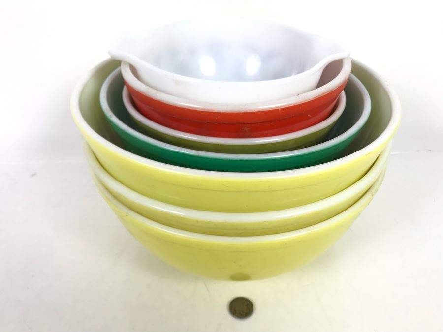 Collection Of (7) Vintage Pyrex Glass Mixing Bowls [Photo 3]