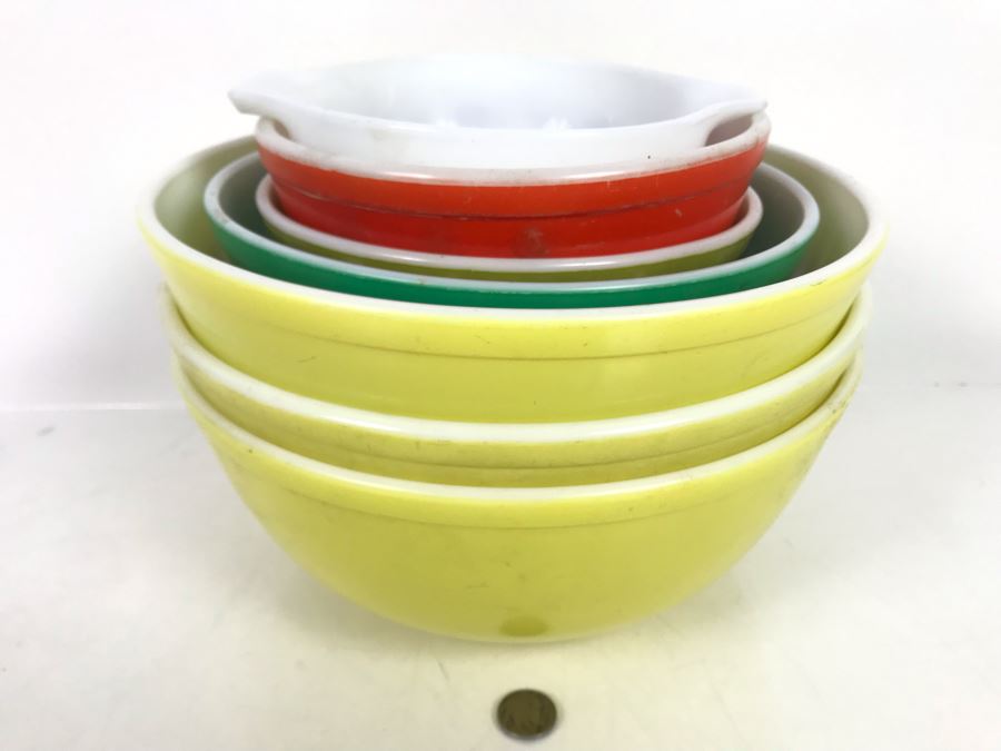 Collection Of (7) Vintage Pyrex Glass Mixing Bowls [Photo 2]