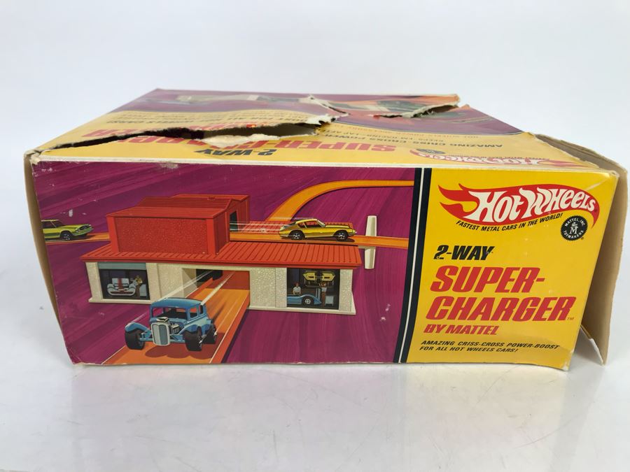 Vintage 1968 Mattel 2-Way Super-Charger In Damaged Box [Photo 11]