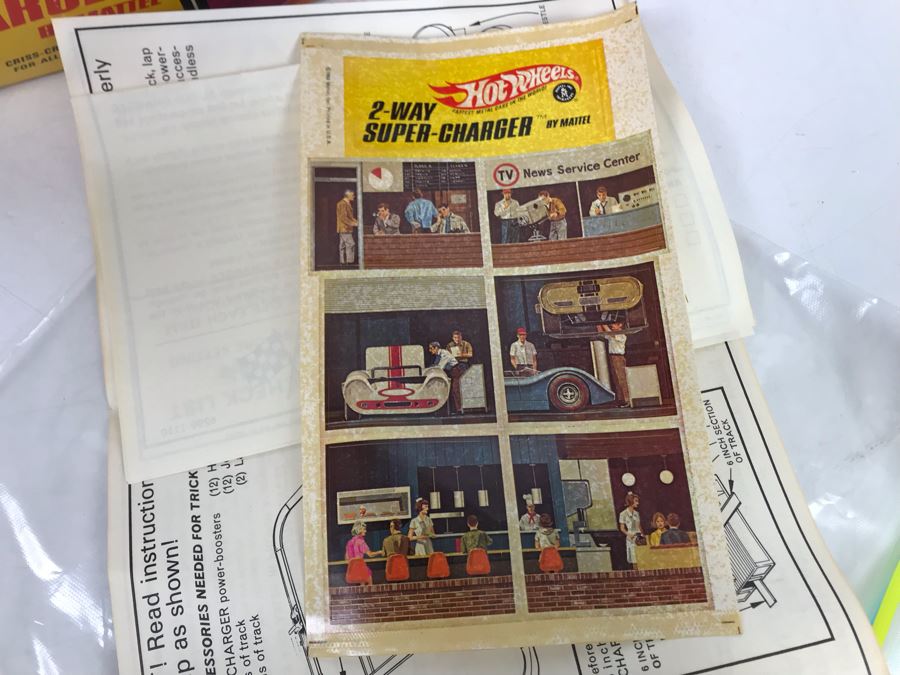 Vintage 1968 Mattel 2-Way Super-Charger In Damaged Box [Photo 17]
