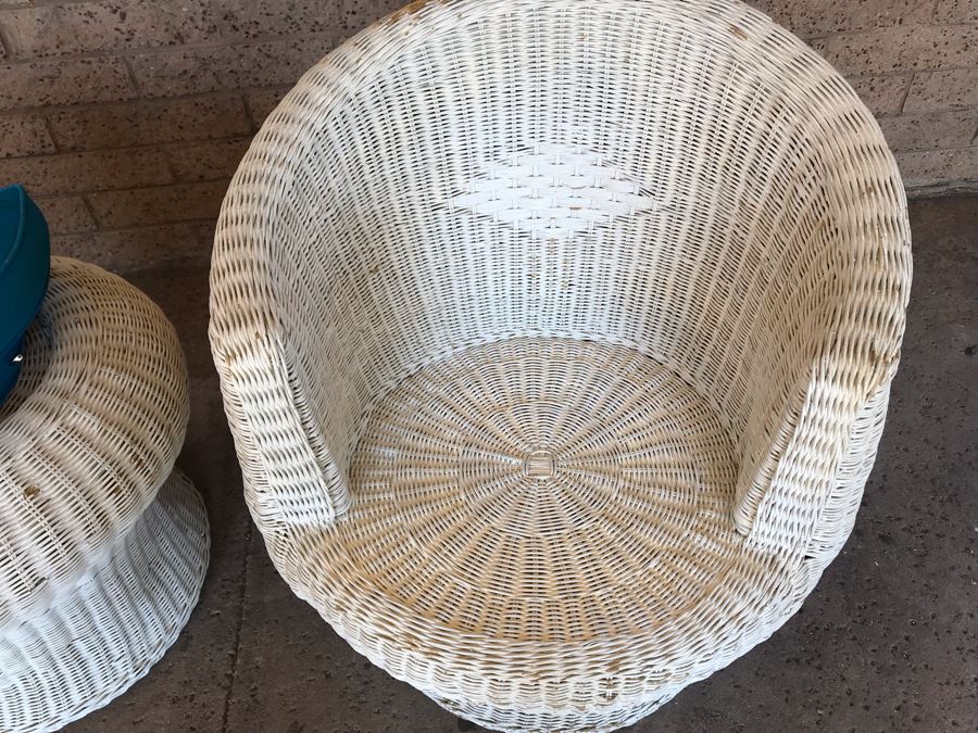 Pair Of Mid-Century White Wicker Barrel Chairs And Mushroom Table [Photo 4]