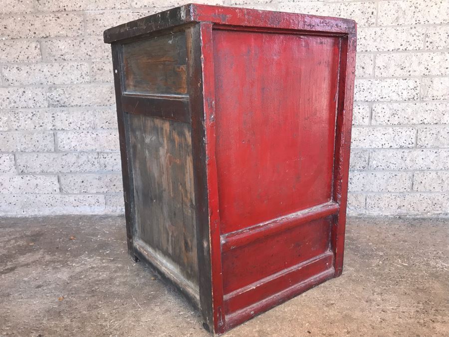 Vintage Chinese Cabinet [Photo 33]