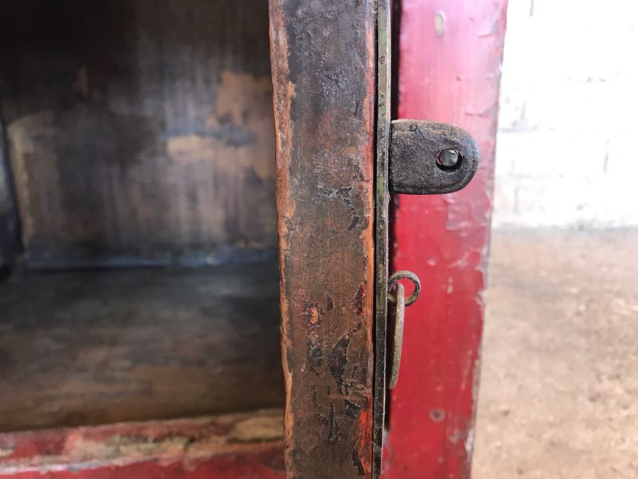 Vintage Chinese Cabinet [Photo 19]