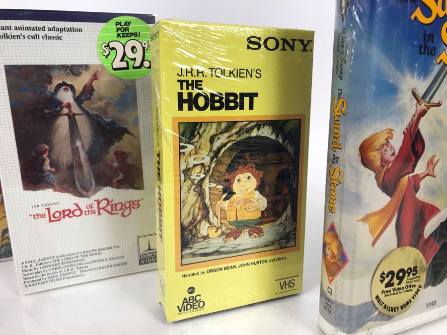 (5) Sealed Vintage VHS Movies: J.R.R. Tolkien The Hobbit, The Lord Of The Rings, Disney's Sword In The Stone, E.T. And The Jungle Book [Photo 3]